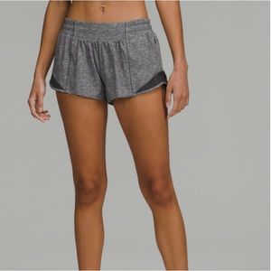 Lululemon Heather Grey Hotty Hot Low-Rise Short Lined 2.5in Size 6